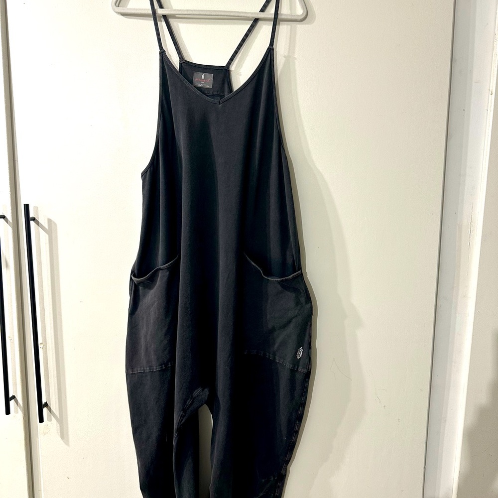 I bought this last year wore it twice time to sell great condition